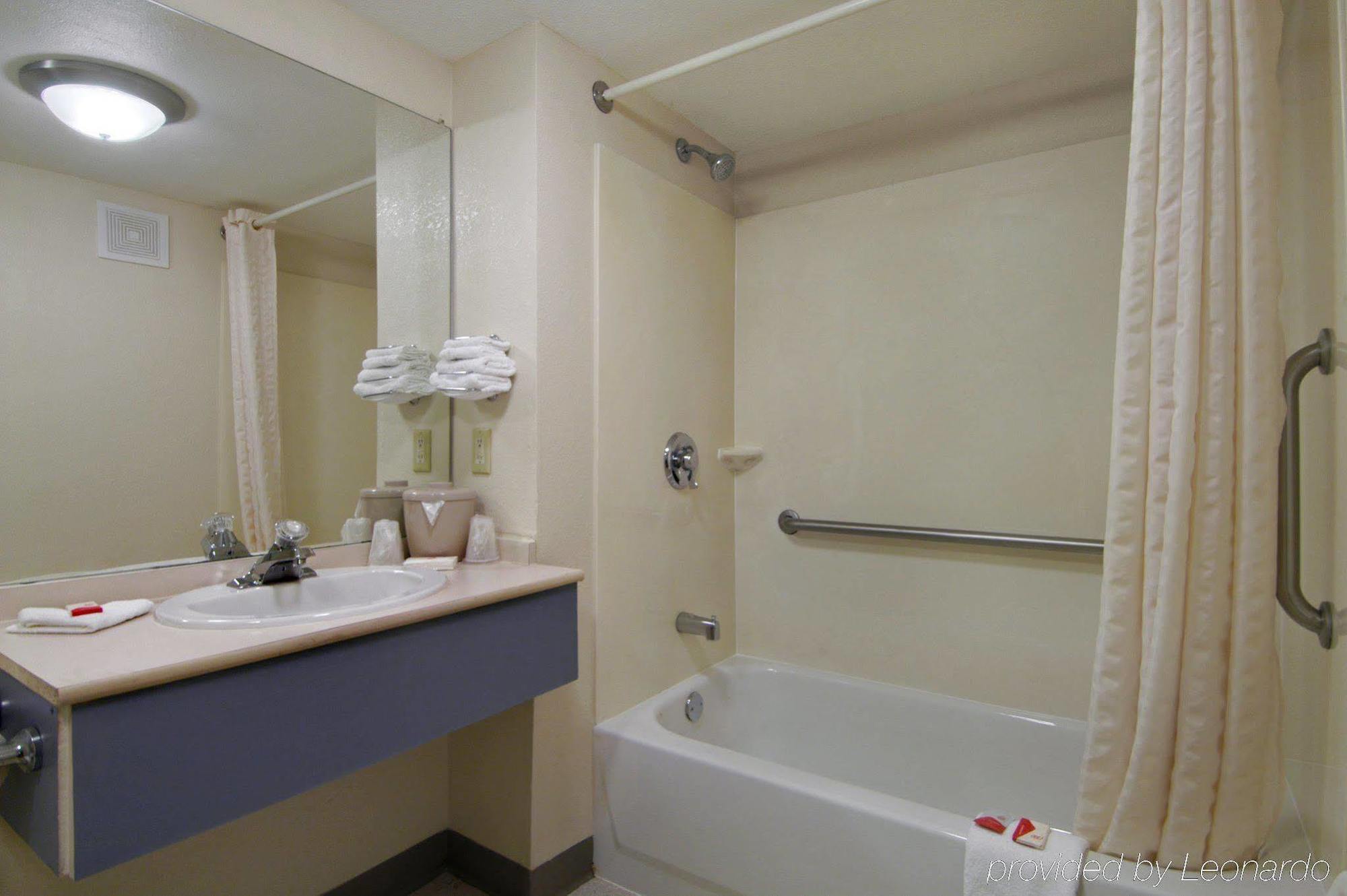 Red Roof Inn Jackson Downtown - Fairgrounds Quarto foto